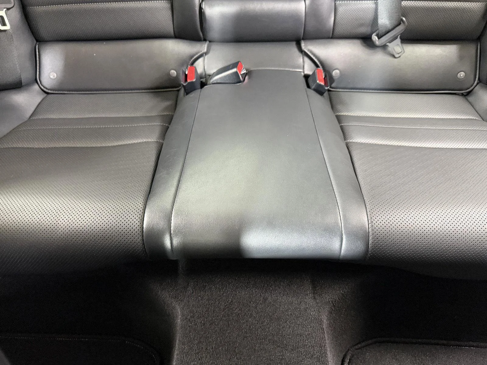 Used 2022 Silver Lexus 350 F SPORT image 33