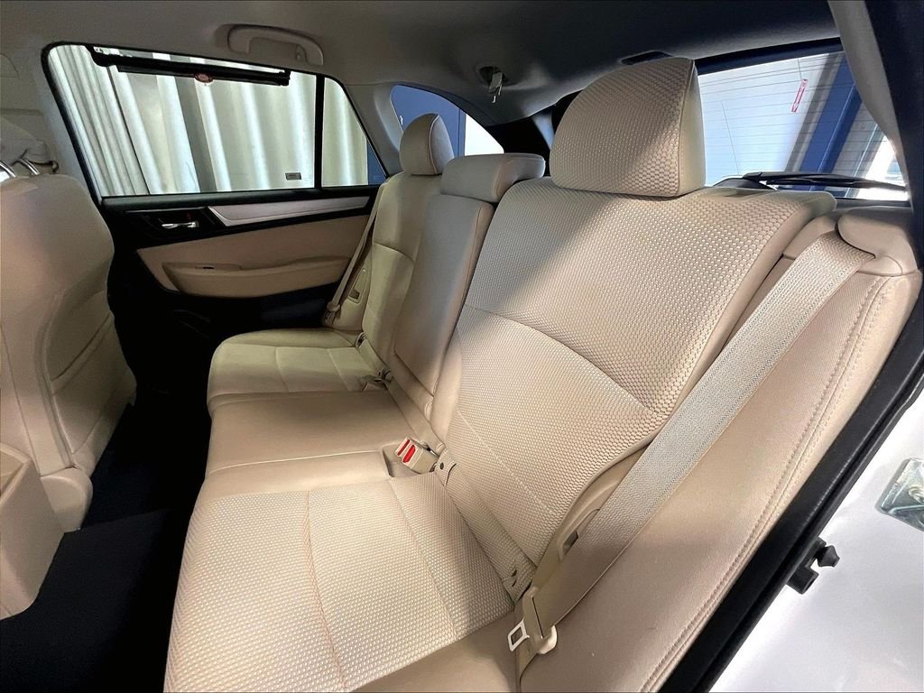 Used 2015 White Subaru 2.5i Premium image 15