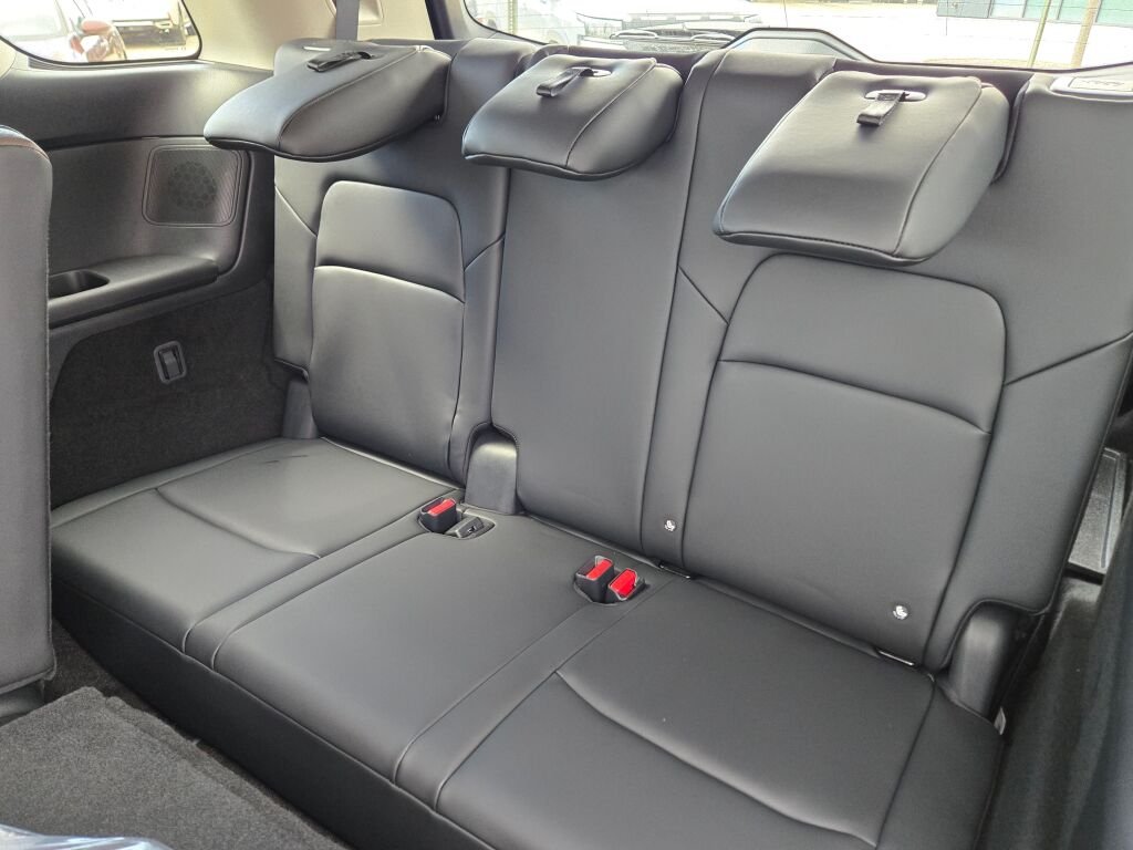 New 2026 Everest White Pearl TriCoat / Super Black Two-tone Nissan Platinum image 18