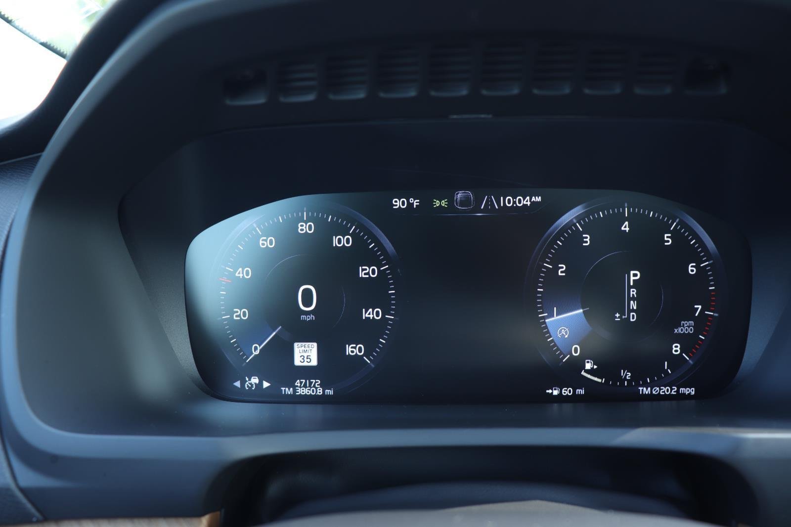 Used 2022 Savile Grey Metallic Volvo Momentum image 33