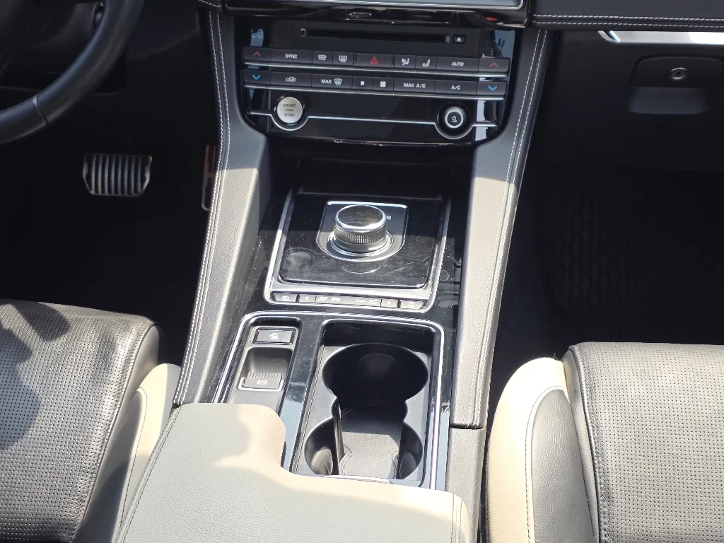 Used 2019 Black Jaguar S image 25