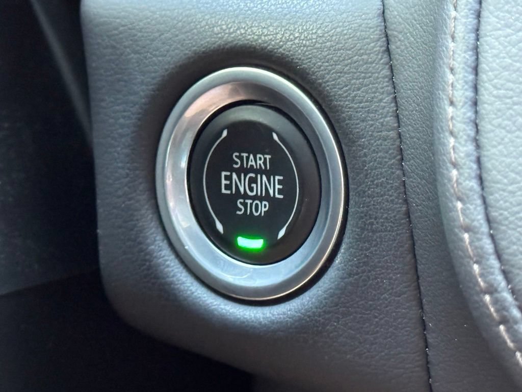 Used 2021 MIDNIGHT BLUE METALLIC Chevrolet High Country image 23