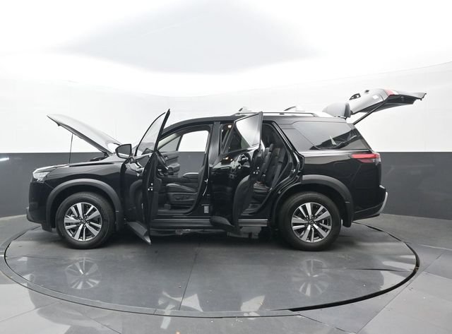 Used 2025 Super Black Nissan SL image 35