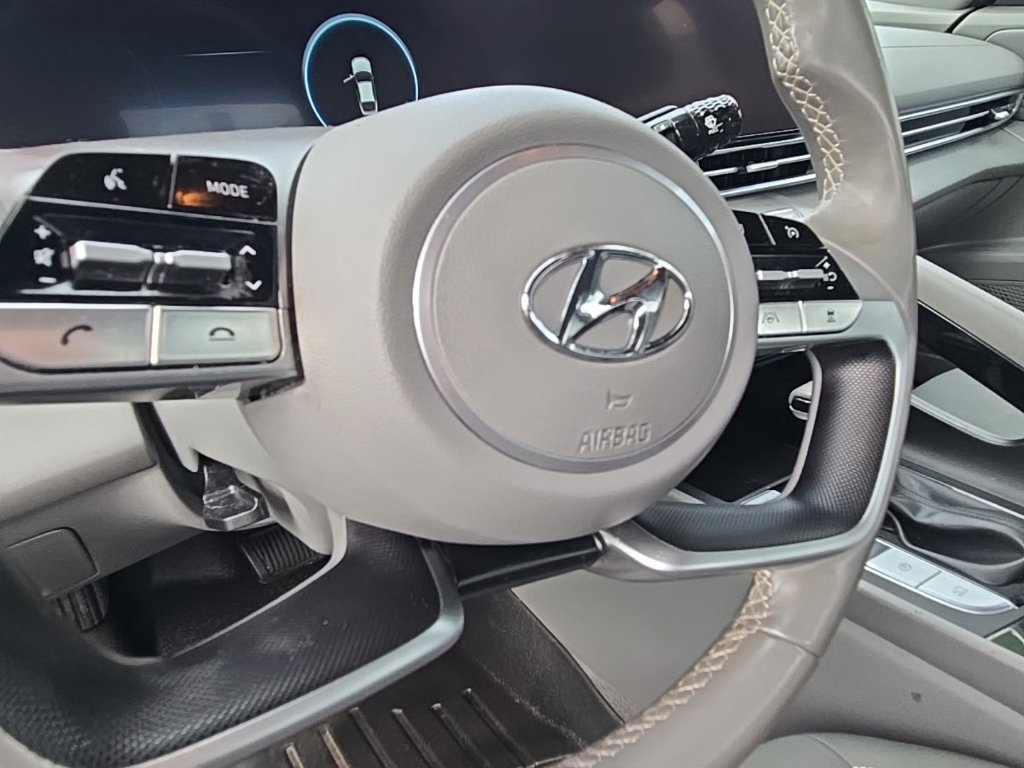 Used 2023 Gray Hyundai SEL image 19