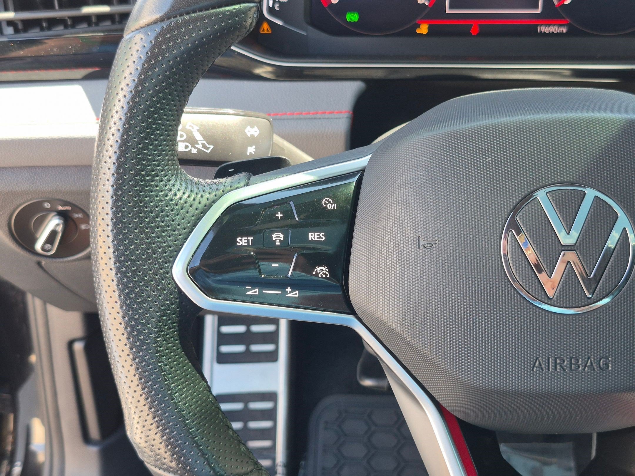 Certified Used 2025 Deep Black Volkswagen Autobahn image 19