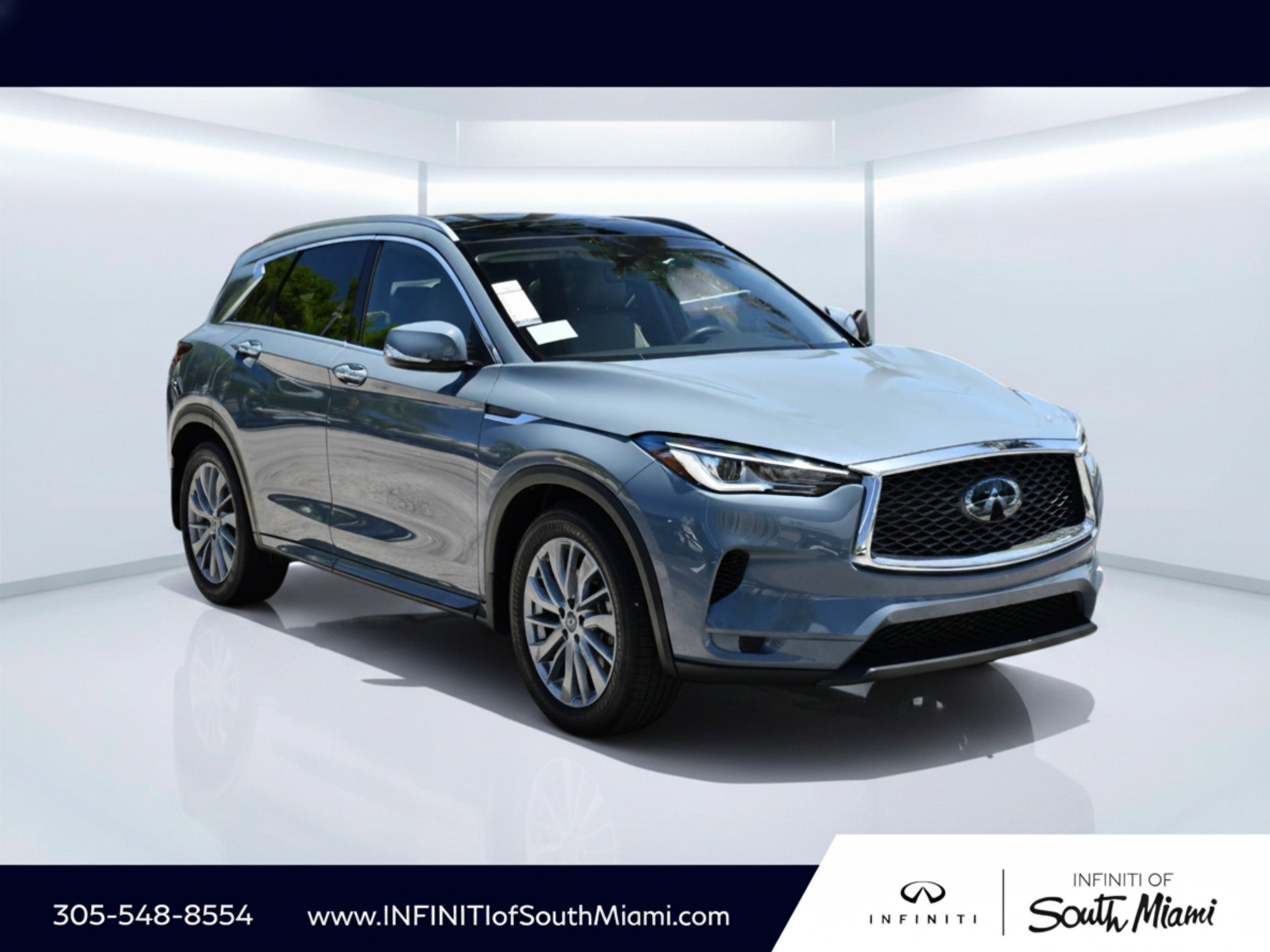 Used 2025 Slate Gray INFINITI LUXE image 3
