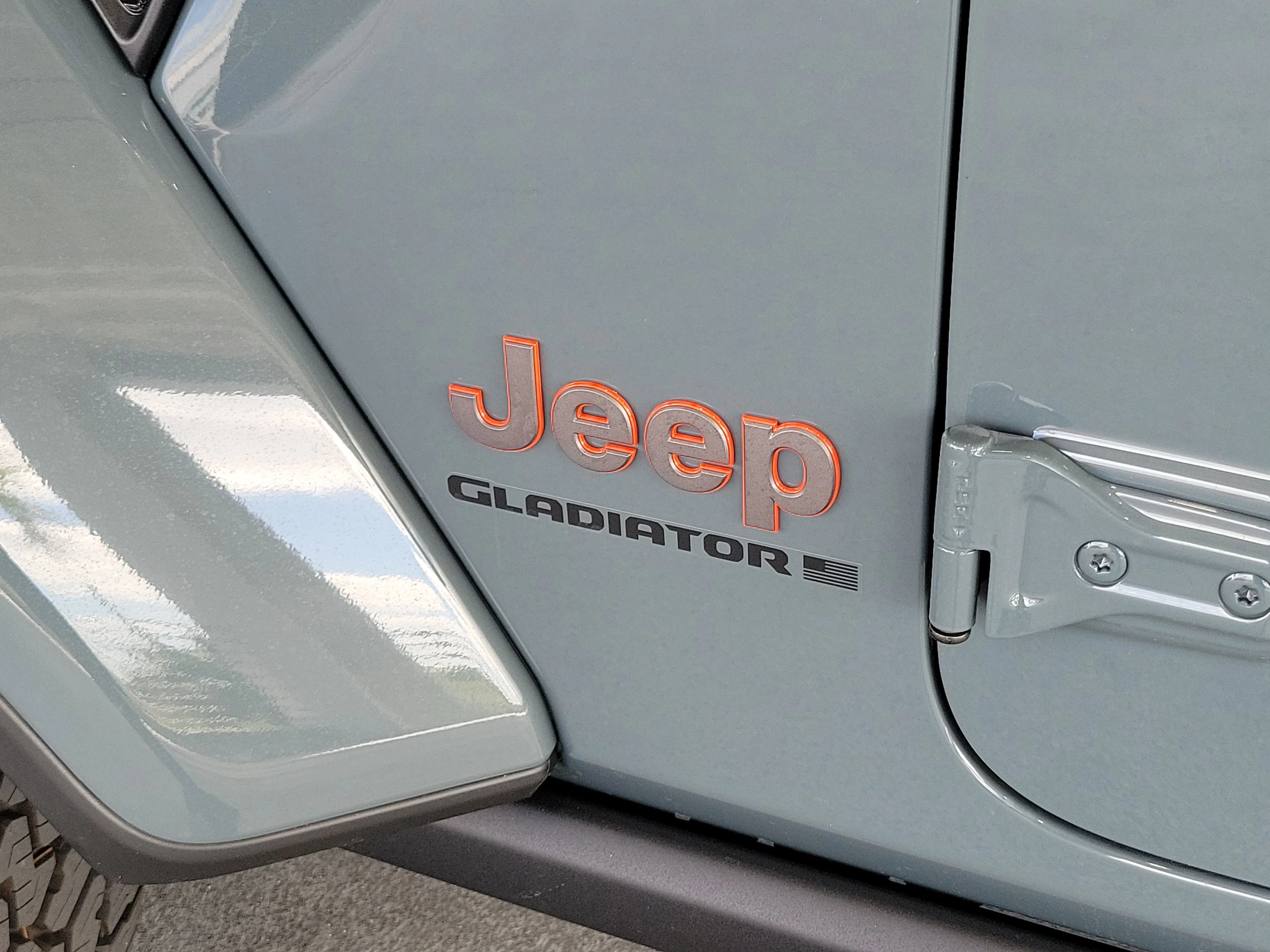 New 2025 Anvil Clear-Coat Exterior Paint Jeep Mojave X image 4