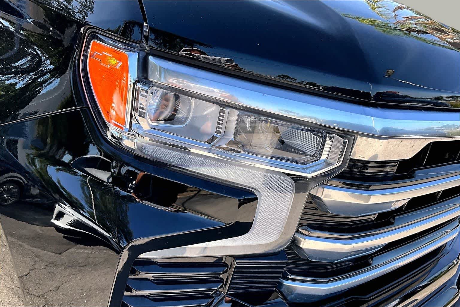 Used 2024 Black Chevrolet High Country image 28