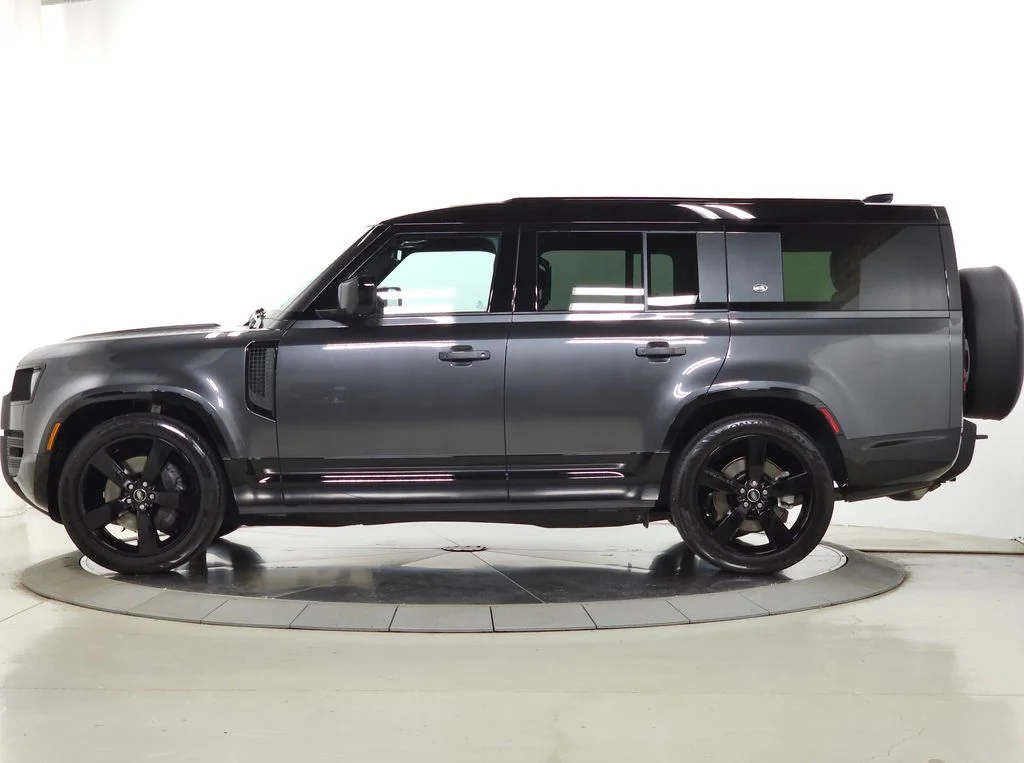 Certified Used 2024 Gray Land Rover X-Dynamic SE image 2