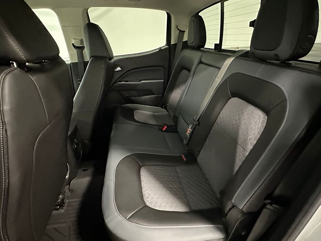 Used 2021 White Chevrolet Z71 image 19