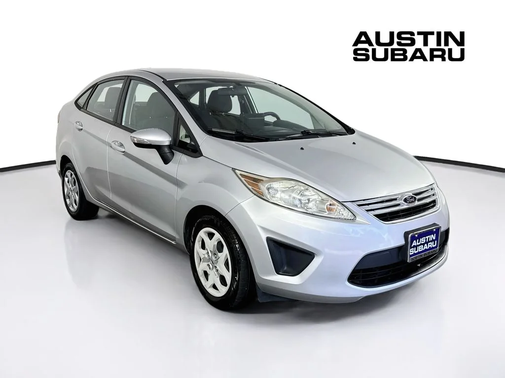 Used 2013 Silver Ford SE image 1