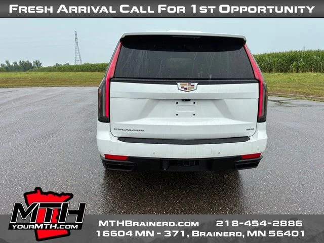 Used 2023 White Cadillac Sport Platinum image 7