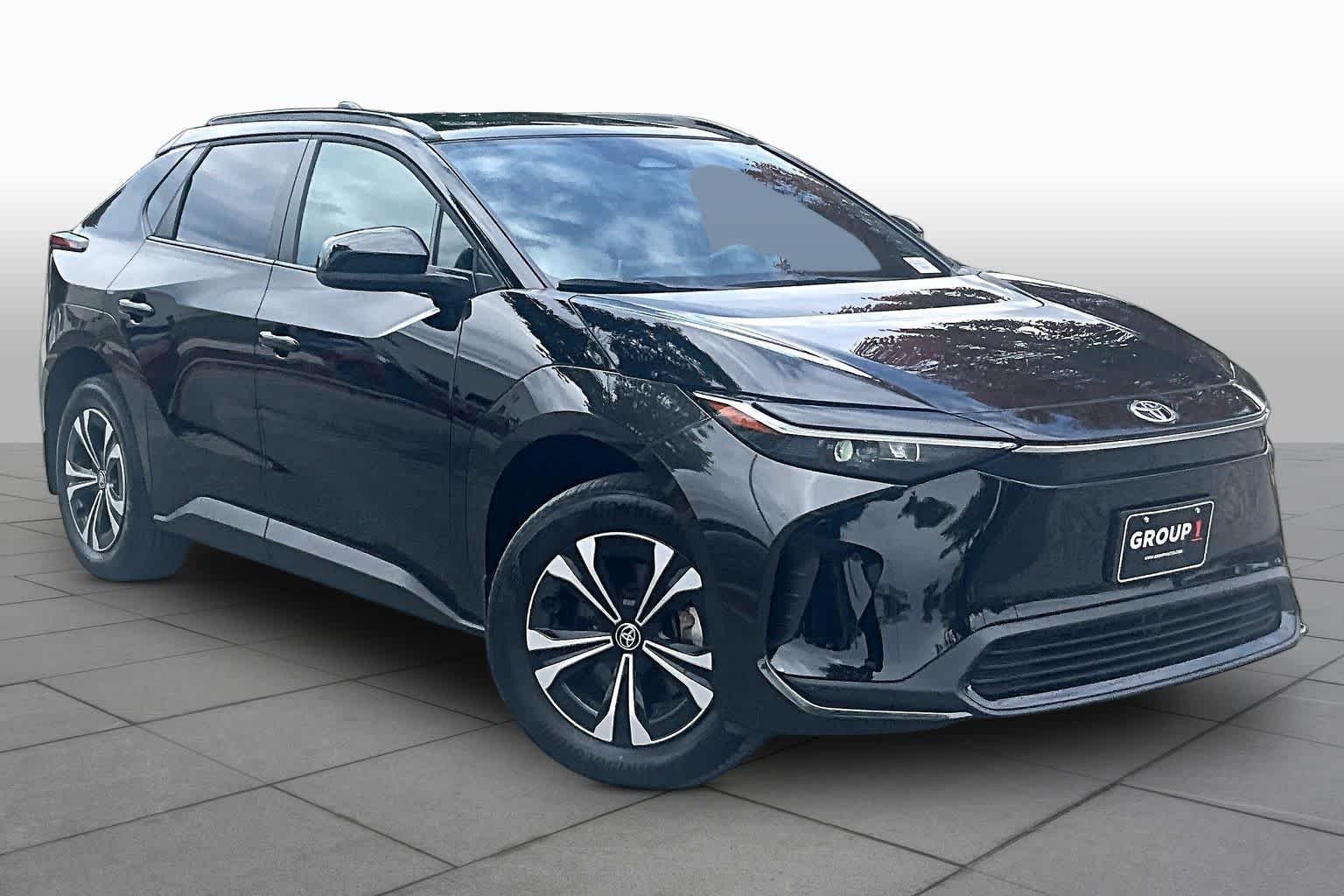 Used 2023 Black Toyota XLE image 2