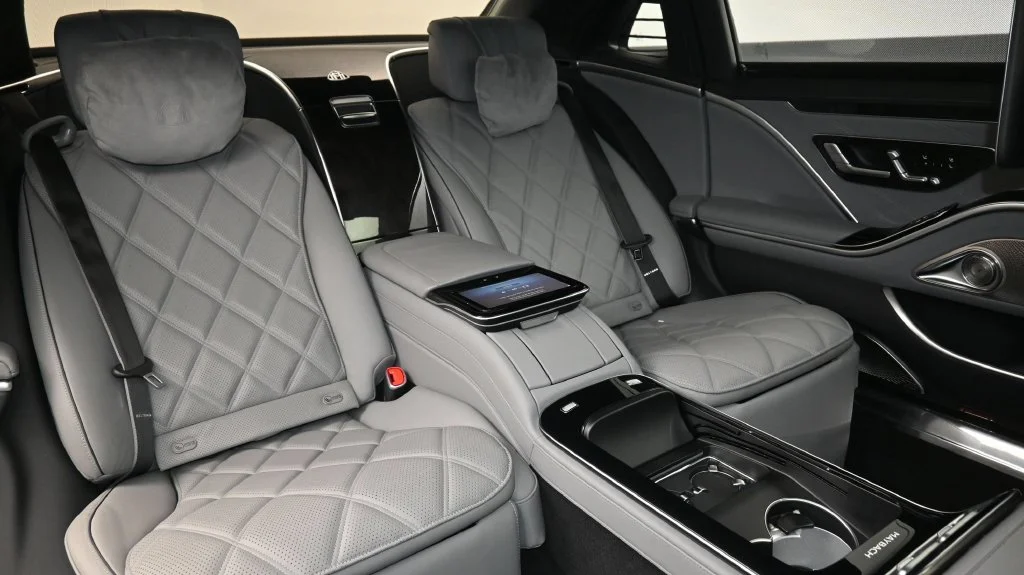 Used 2024 Silver Mercedes-Benz Maybach S 580 image 16