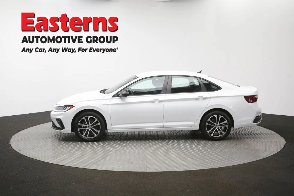 Used 2025 White Volkswagen 1.5T Sport image 58
