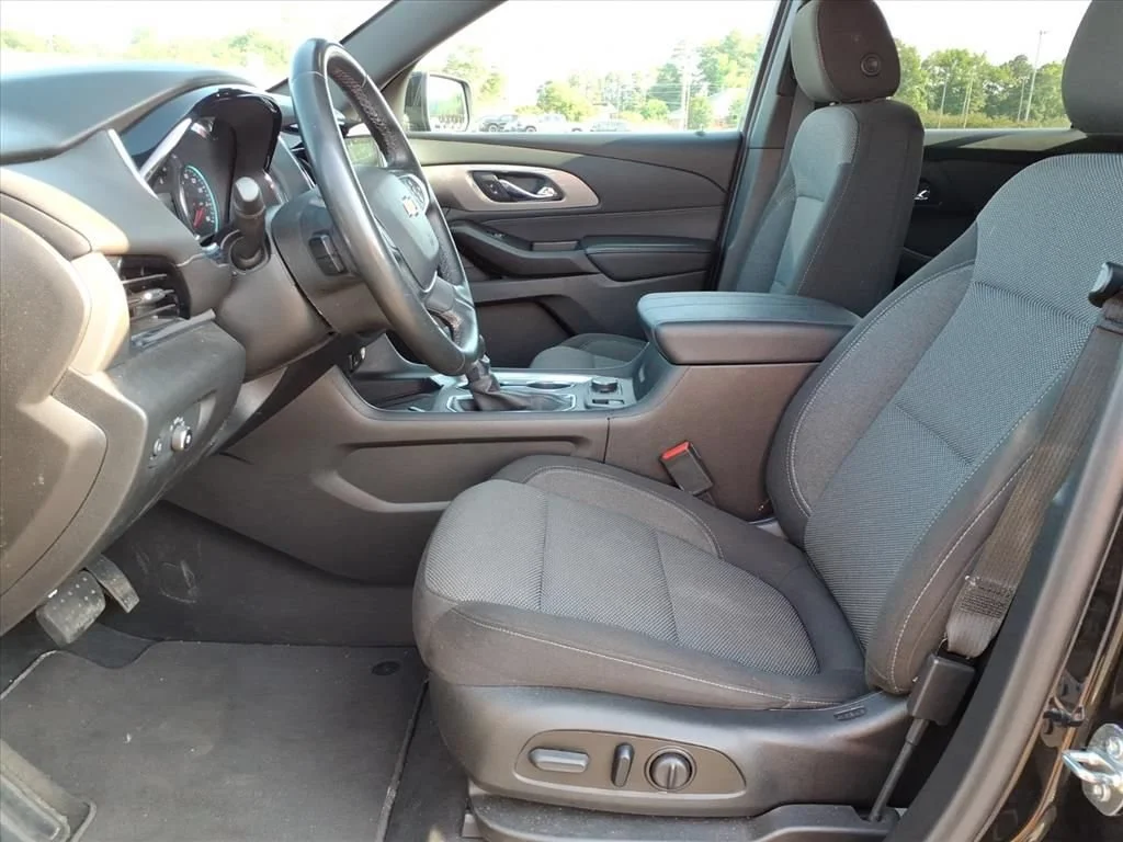 Used 2023 Mosaic Black Metallic Chevrolet LT Cloth image 3
