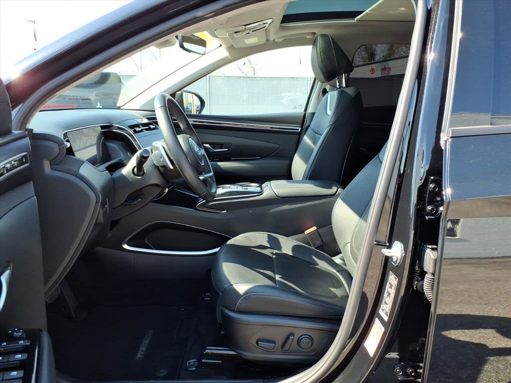 Used 2023 Phantom Black Hyundai Limited image 11