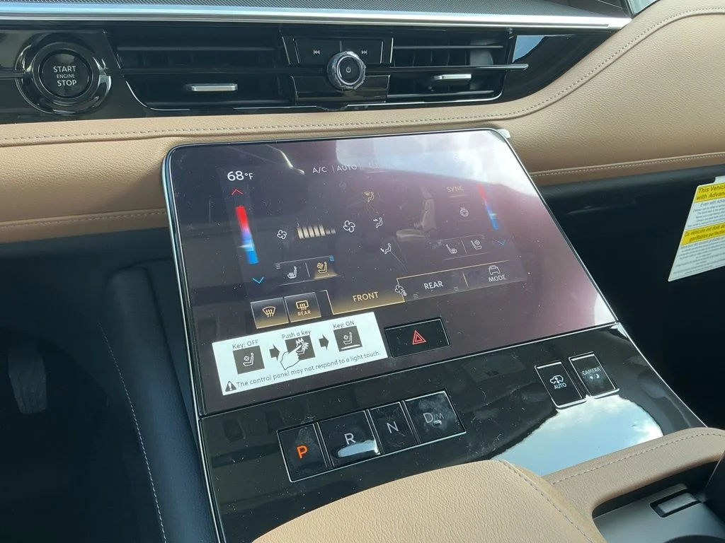 New 2026 RADIANT WHITE INFINITI Luxe 4WD image 13