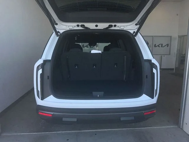 New 2027 Glacial White Pearl Kia S image 23
