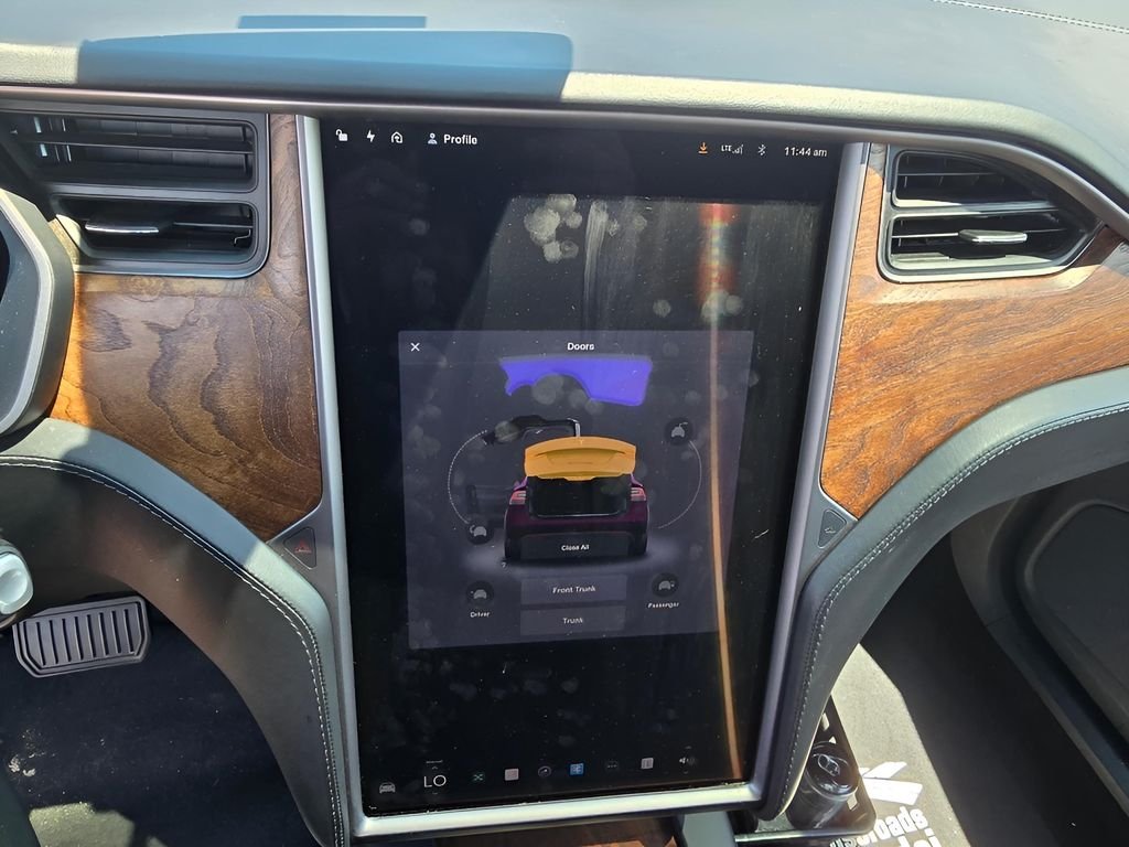 Used 2018 Black Tesla P75D image 14