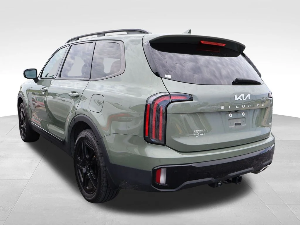 Used 2024 Jungle Green Kia EX X-Line image 23