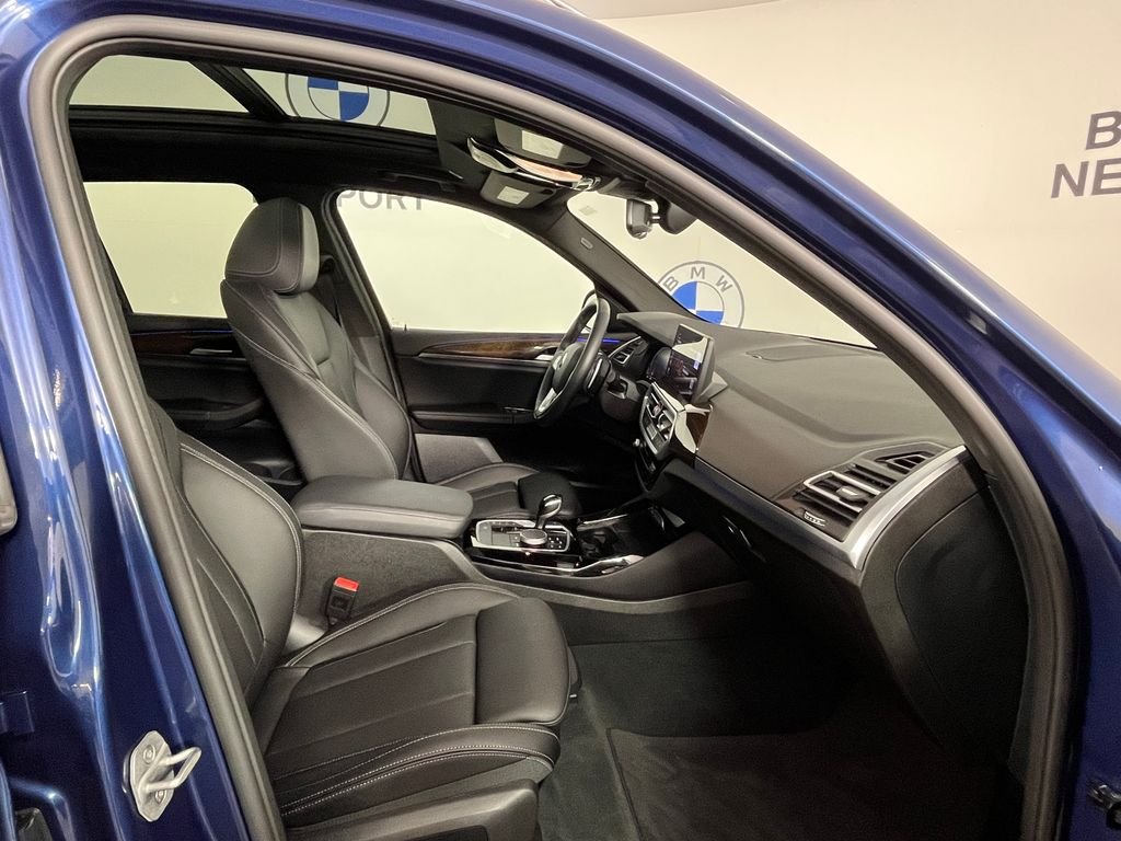 Used 2024 Blue BMW xDrive30i image 23