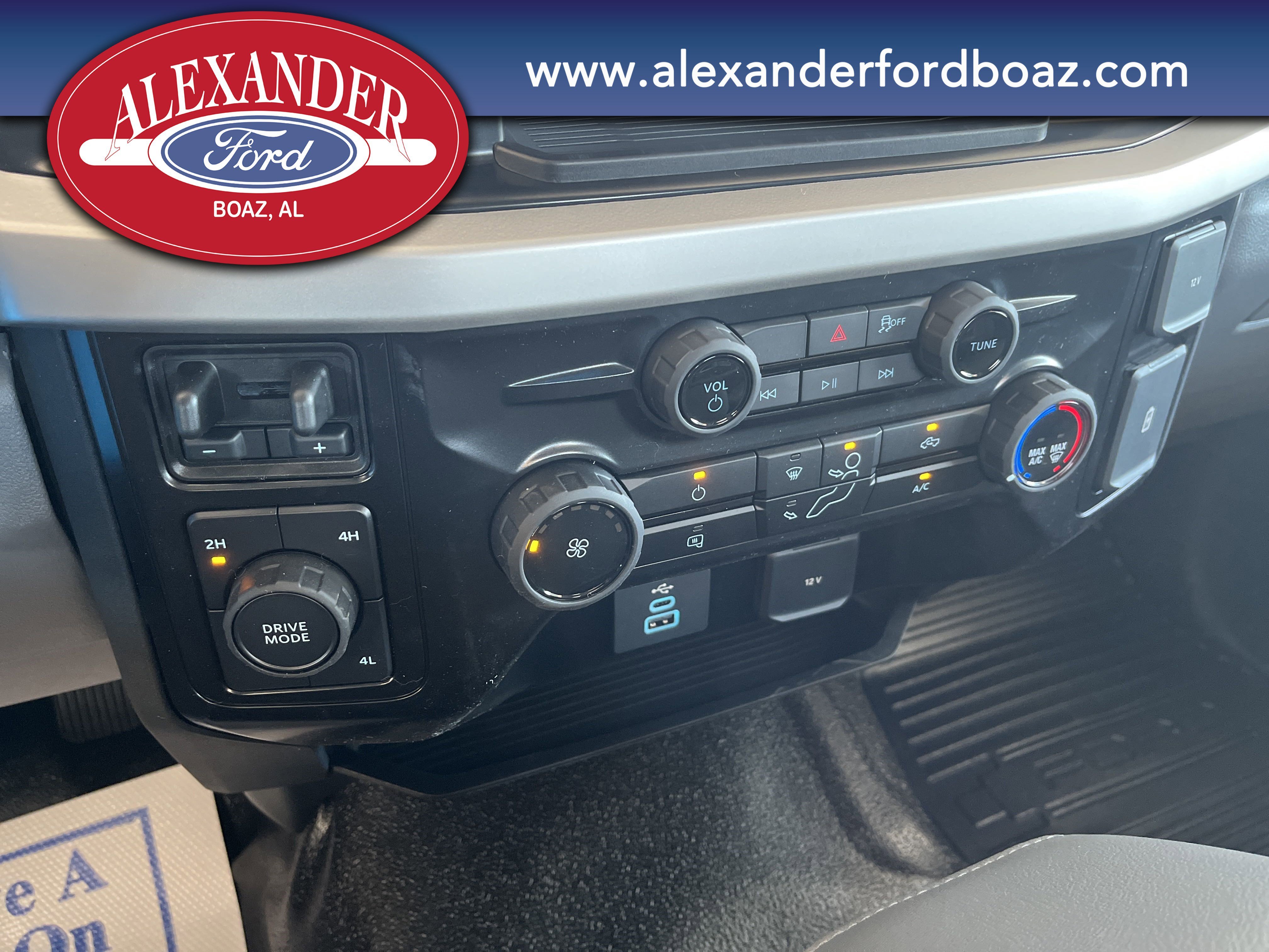 2025 Ford F-350 Super Duty Chassis Cab XL - Photo 22