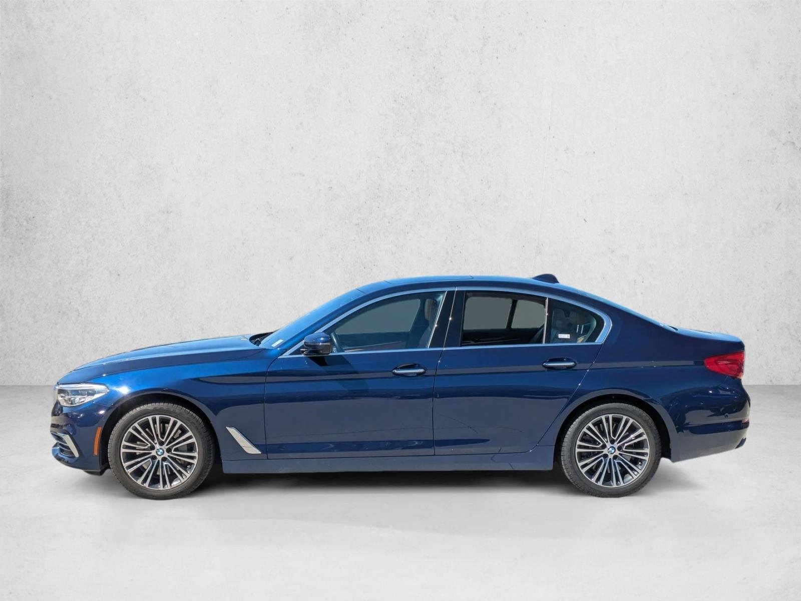 Used 2017 Mediterranean Blue Metallic BMW 540i xDrive image 8