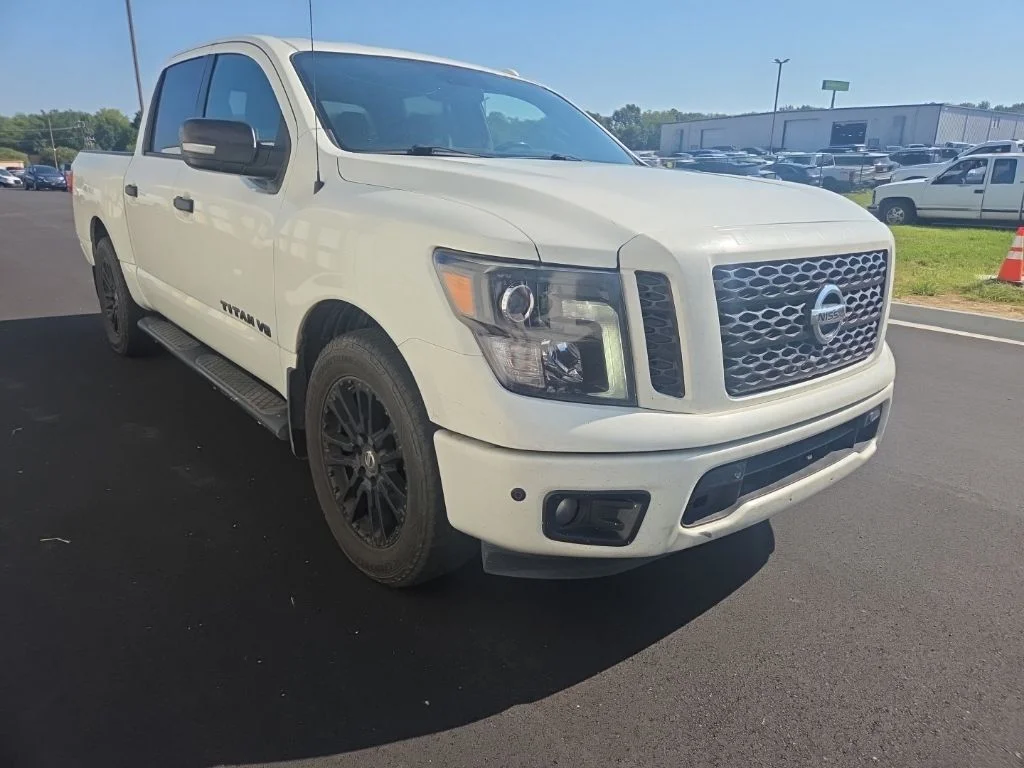 Used 2018 White Nissan SV image 16