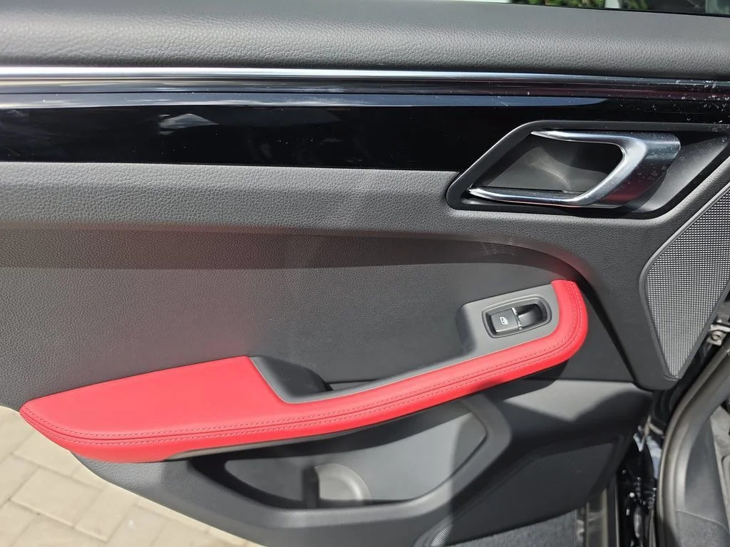 Used 2025 Black Porsche Base image 10