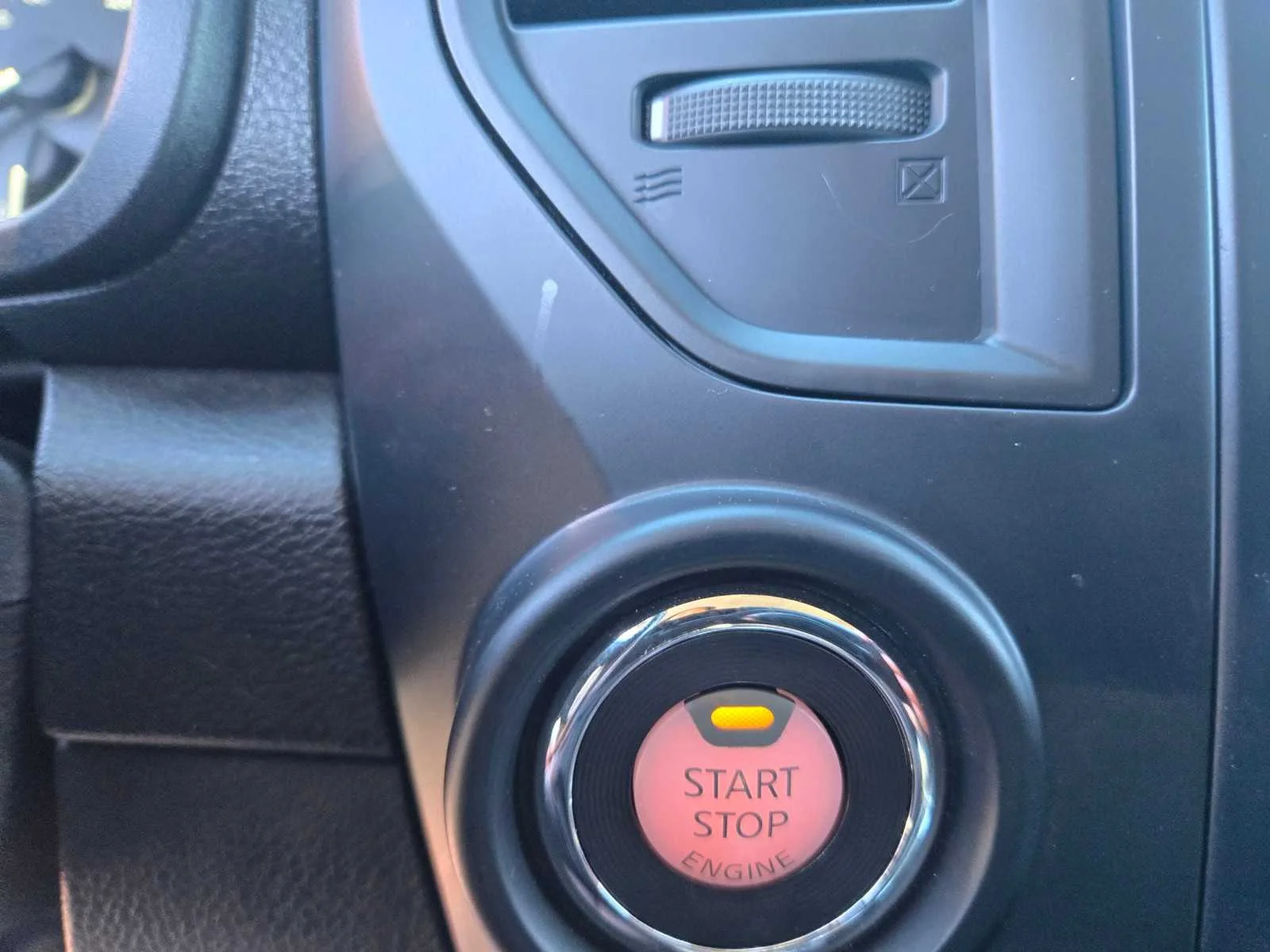 Used 2023  Nissan SV image 20