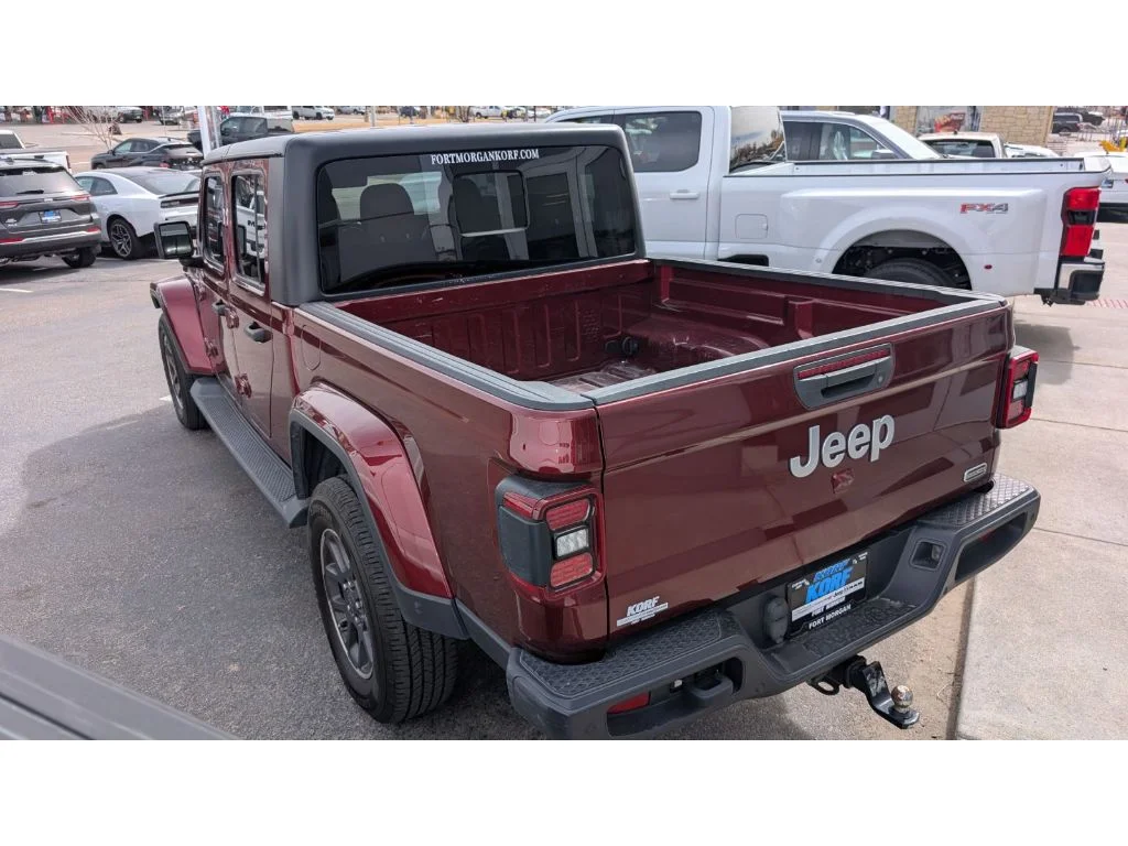 Used 2021 Snazzberry Pearlcoat Jeep Overland image 9