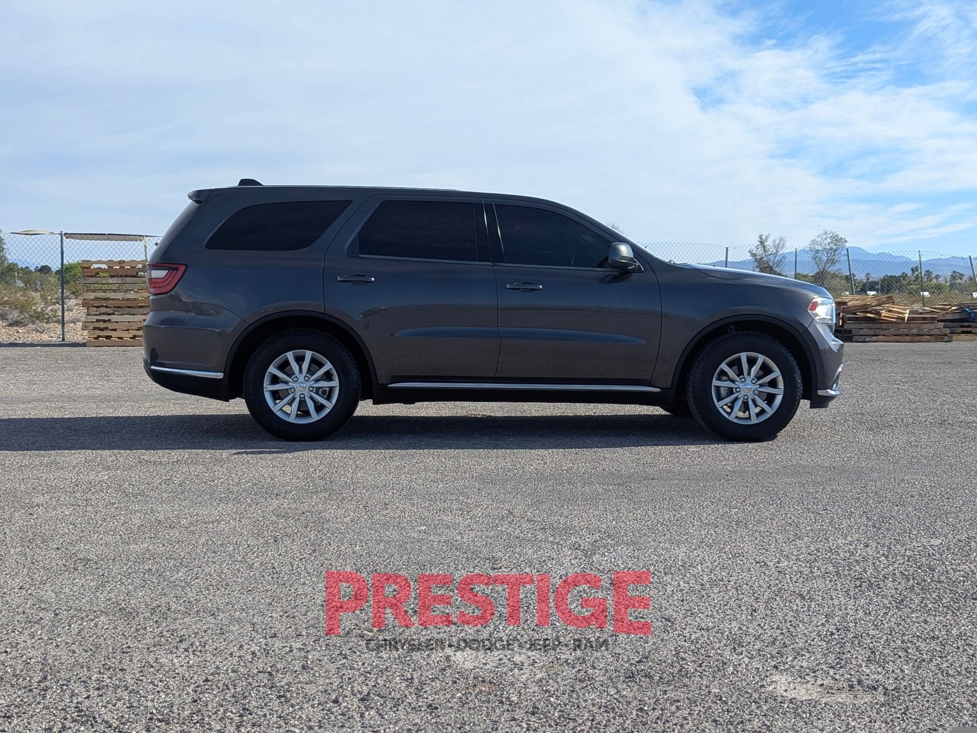 Used 2018 Gray Dodge SXT image 5