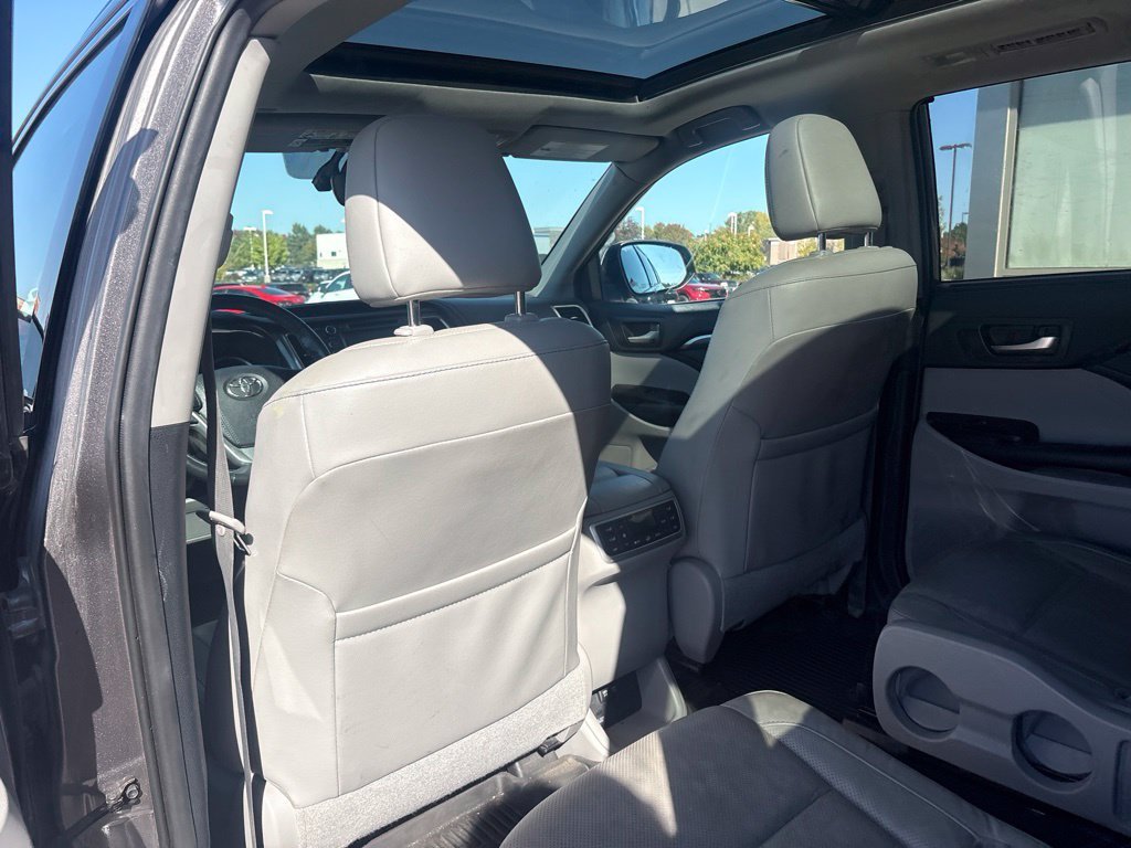 Used 2019 Predawn Gray Mica Toyota Limited Platinum image 39