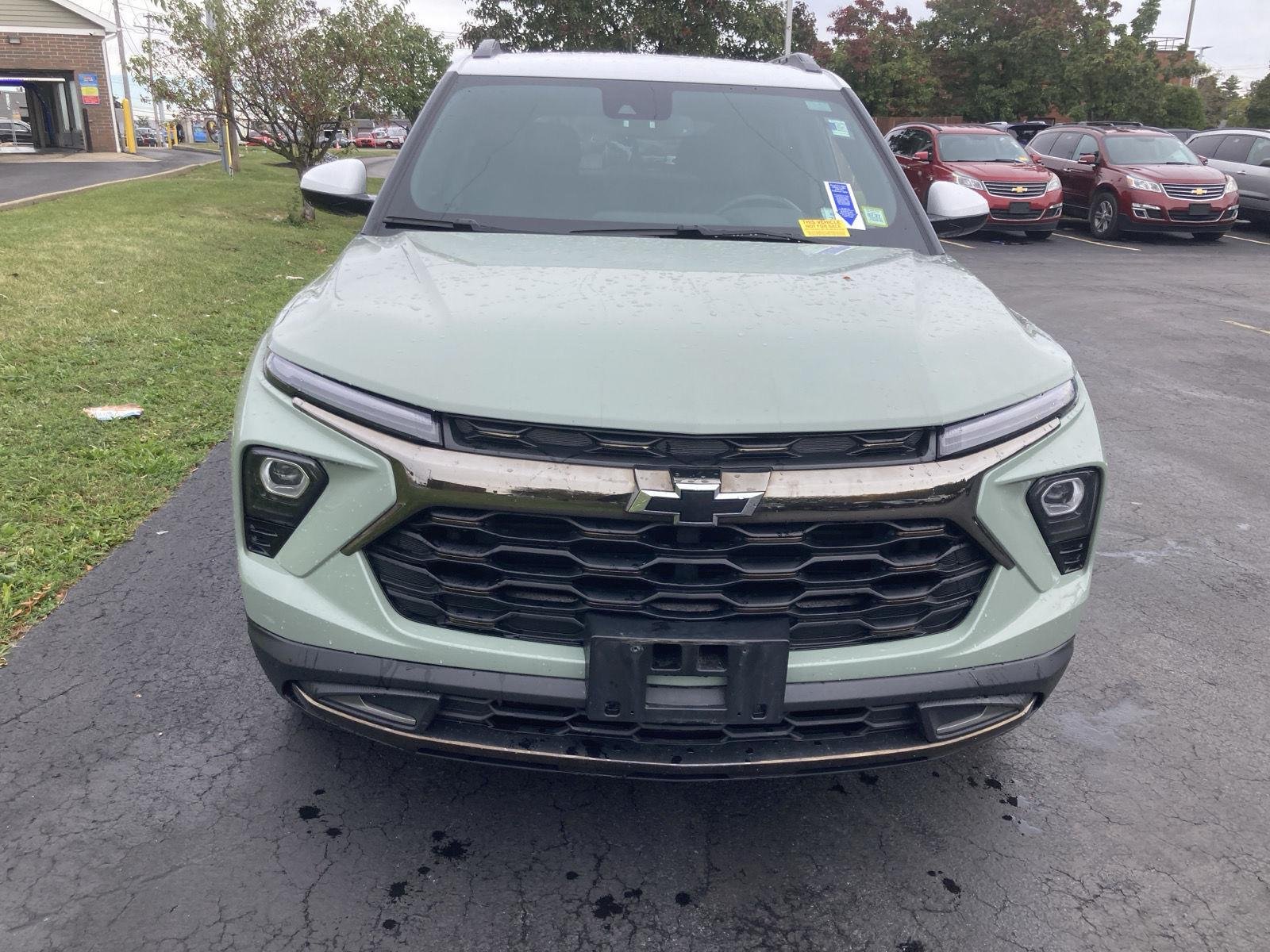 Used 2024 Cacti Green Chevrolet ACTIV image 2