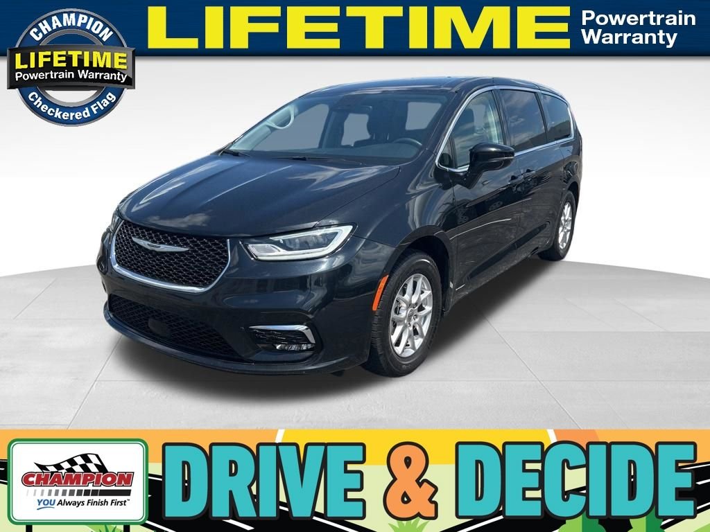 Used 2024 Black Chrysler Touring L image 1