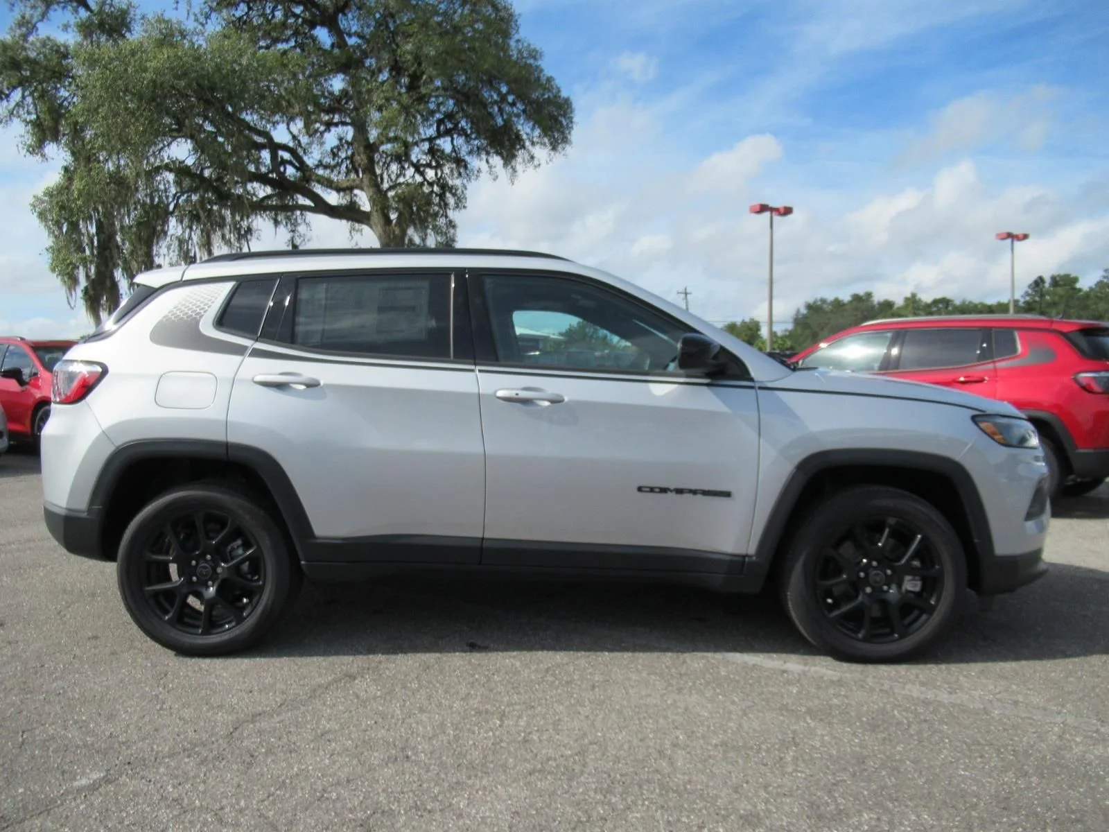 New 2026 Silver Zynith Metallic Clear-Coat Exterior Paint Jeep Latitude image 2