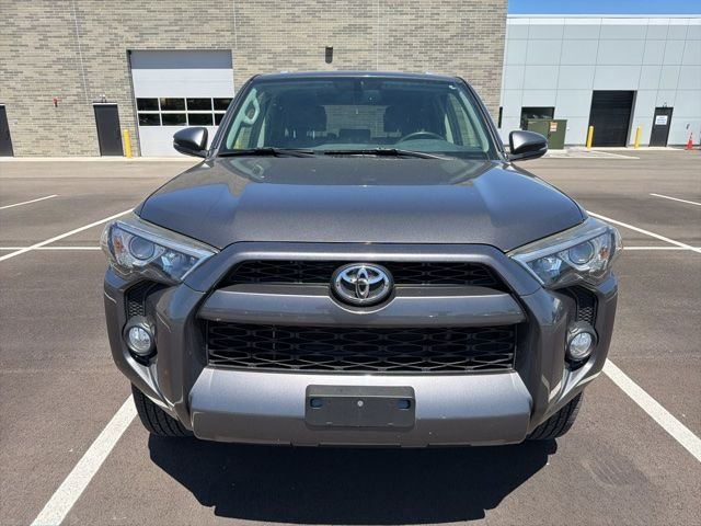Used 2016 Gray Toyota SR5 image 2
