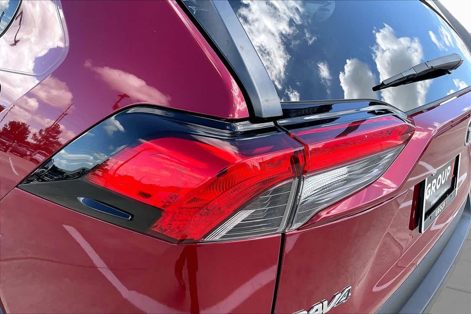 Used 2024 Ruby Flare Pearl Toyota XLE Premium image 28