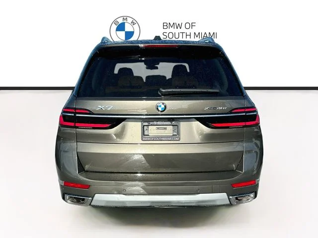Used 2025 Green BMW xDrive40i image 6