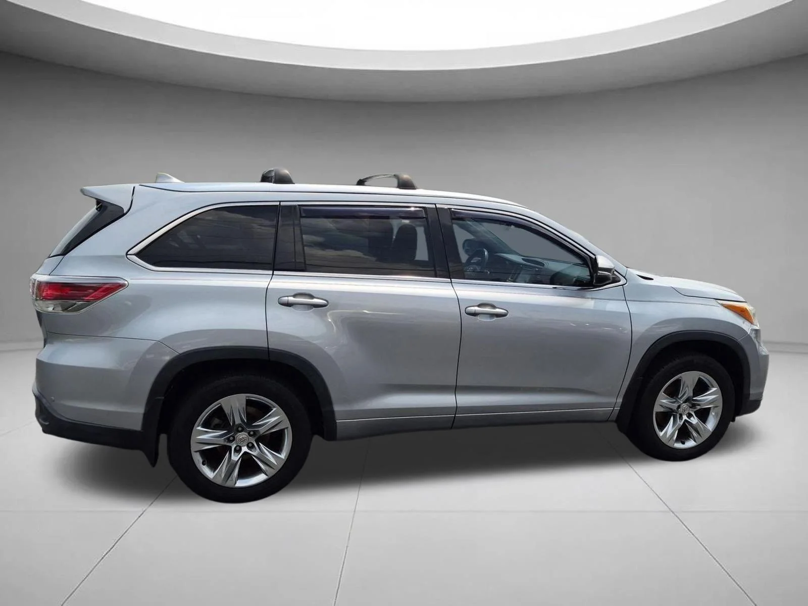 Used 2014 Silver Sky Metallic Toyota Limited image 6