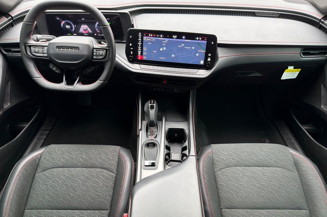 Used 2025 DIAMOND BLACK CRYST Dodge R/T image 12