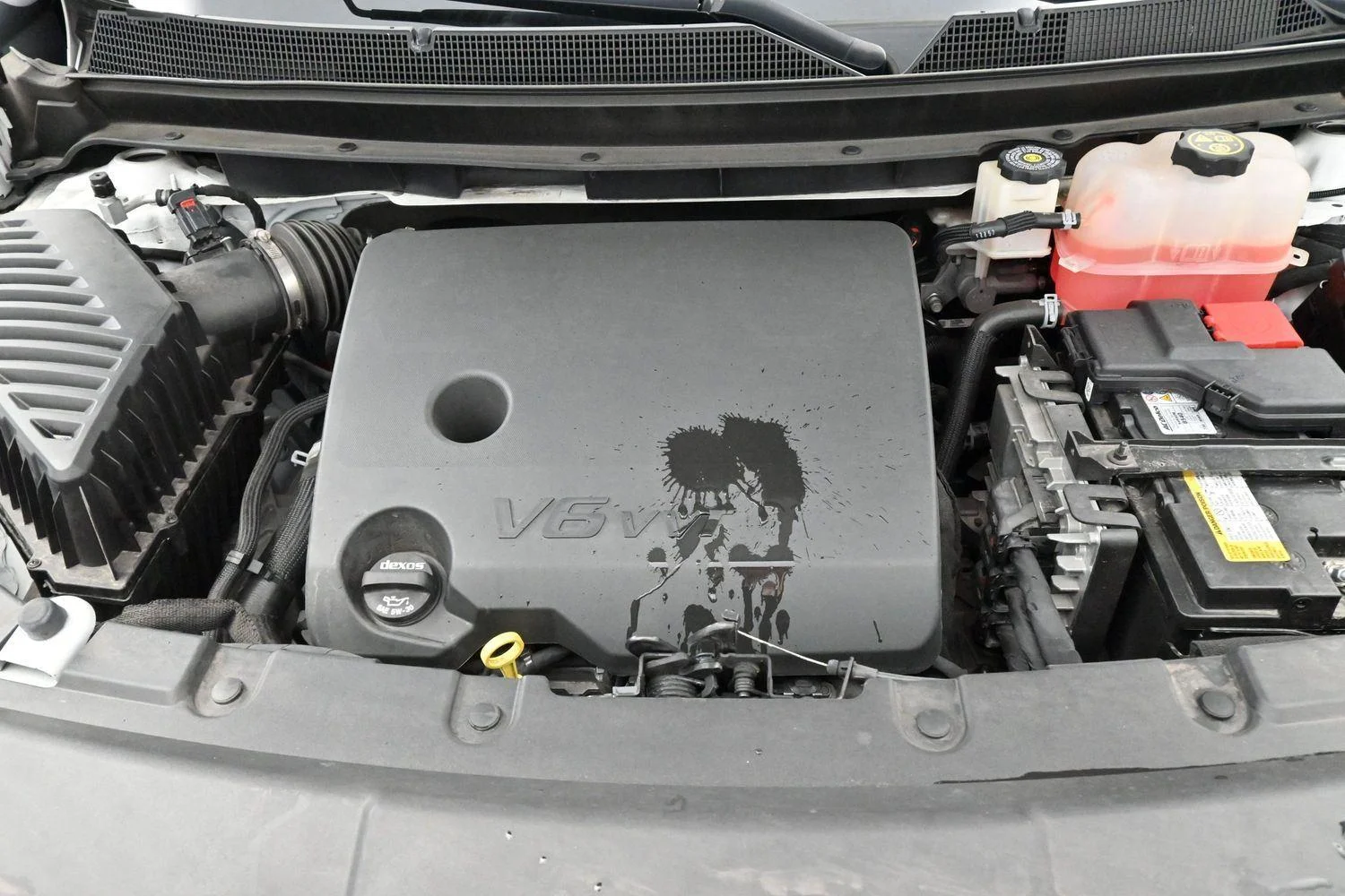 Used 2023 Summit White Chevrolet LT Cloth image 39