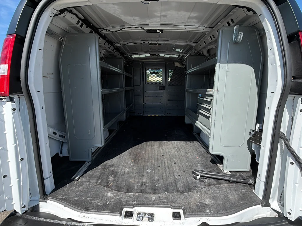 Used 2023 SUMMIT WHITE Chevrolet RWD 2500 Regular Wheelbase WT image 25