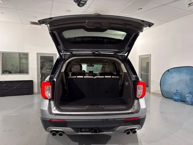 Used 2022 Silver Ford Platinum image 10