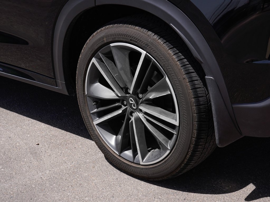 Used 2024 Black Obsidian INFINITI LUXE image 8