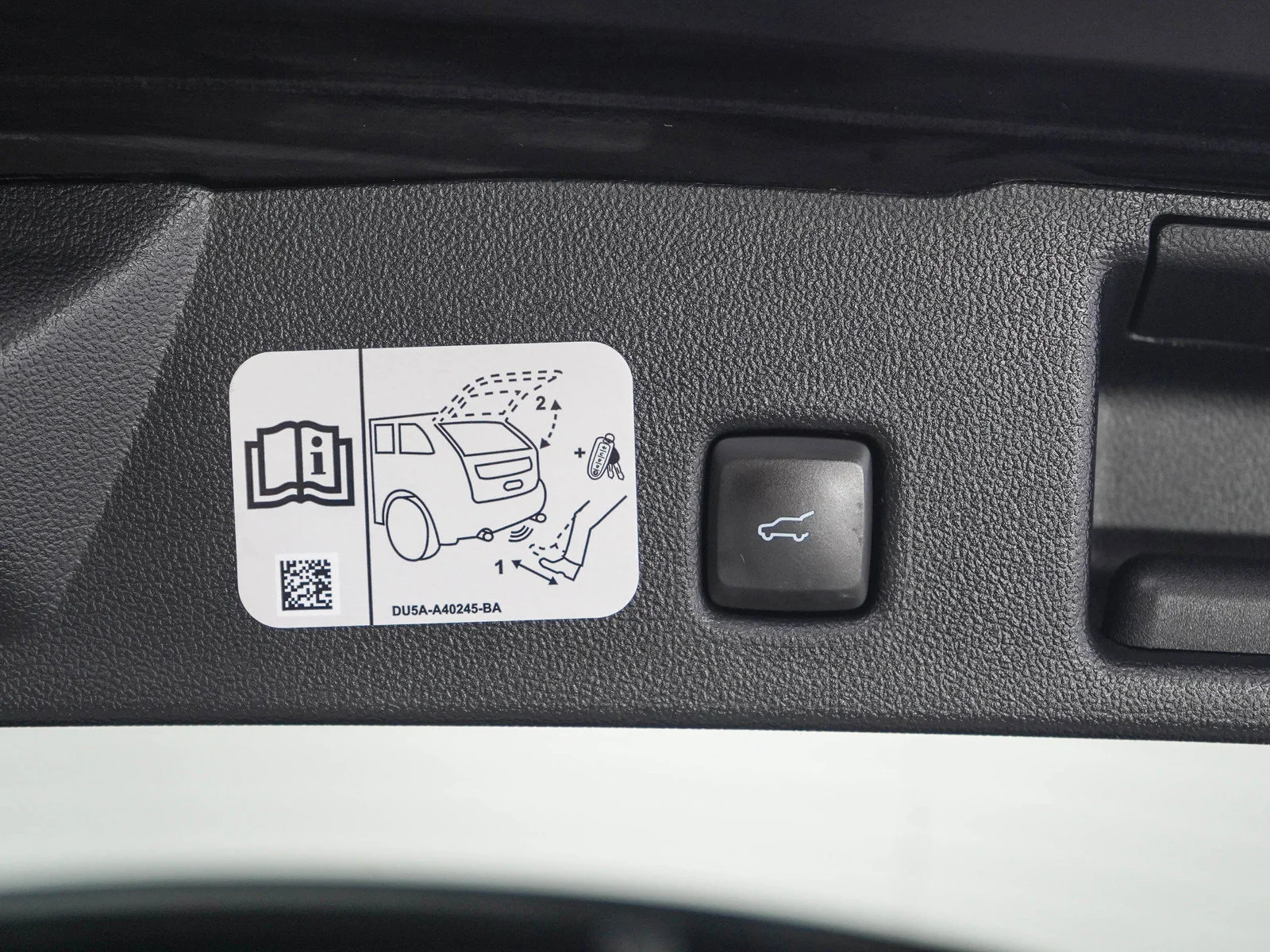 Used 2020 Black Metallic Ford Titanium image 16
