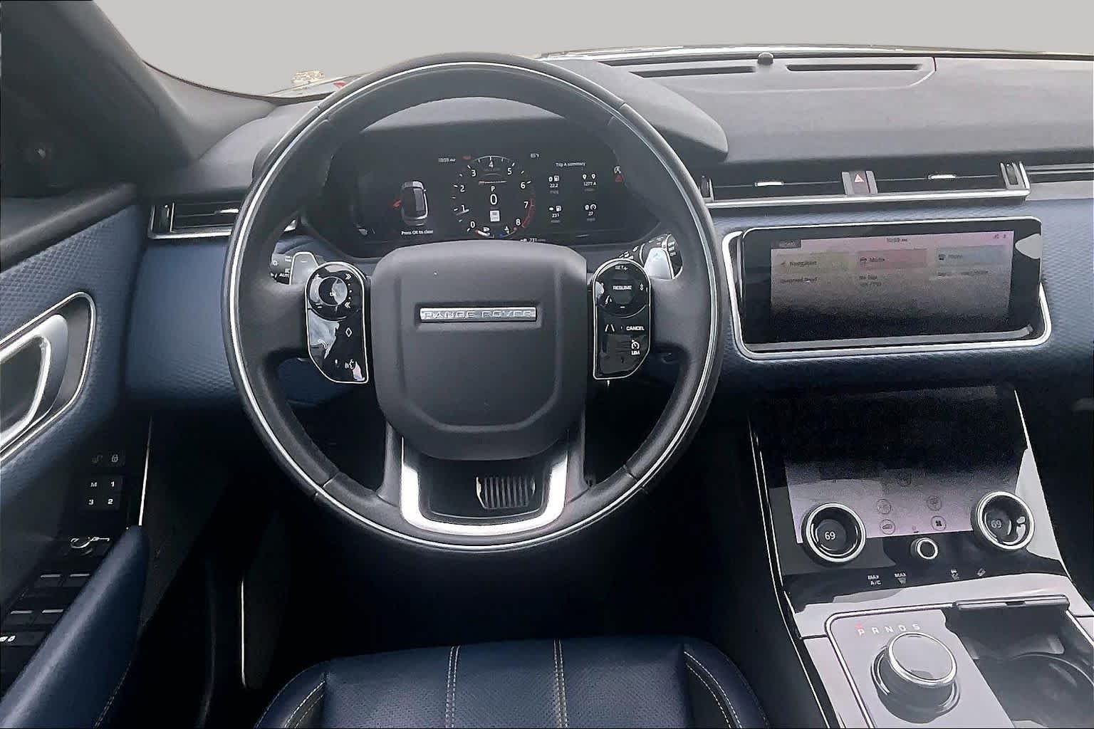 Used 2020 Silicon Silver Premium Metallic Land Rover R-Dynamic S image 5