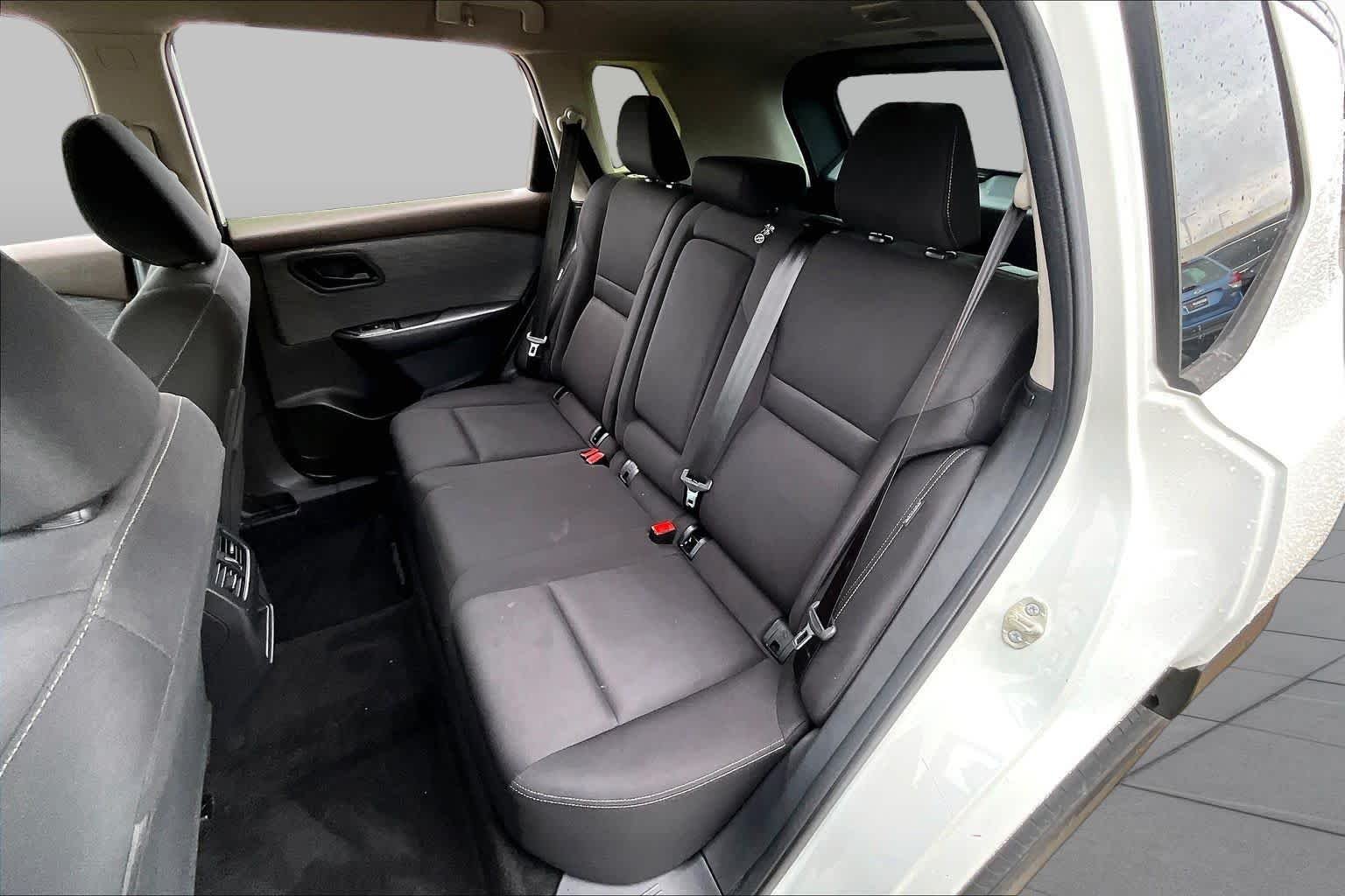 Used 2023 Glacier White Nissan S image 19