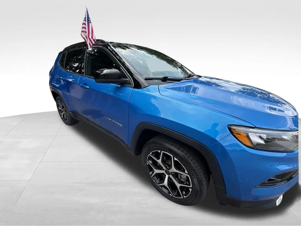 Used 2025 Blue Jeep Limited image 9